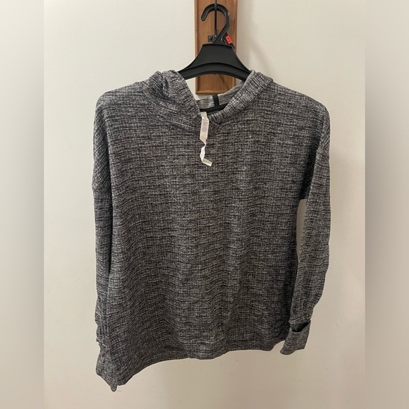 Tops - Lululemon pull over hoodie size 12.